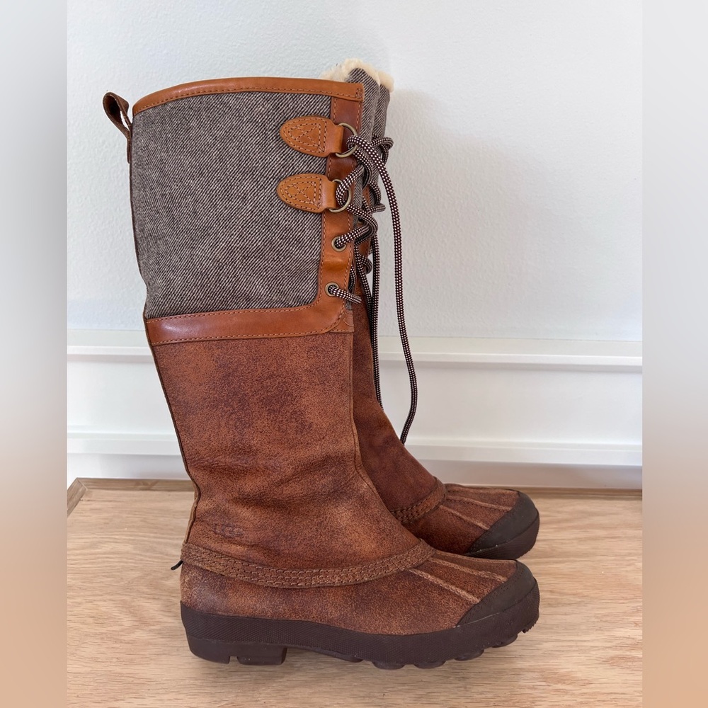 UGG belcloud brown leather tall winter duck boots size 6.